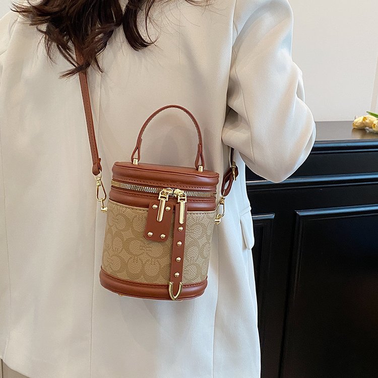 PU Bucket Bag with Color Block Design and Zipper Closure - Image 3