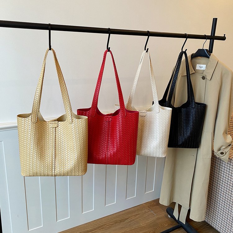 Women's Single Shoulder Underarm Bag with Zip Closure - Fall 2026 - Image 2