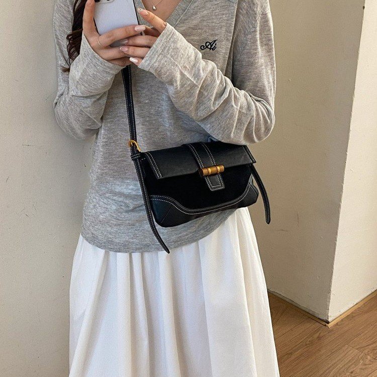 Women's One Shoulder Crossbody Bag with Lock Closure - Summer 2026 - Image 3